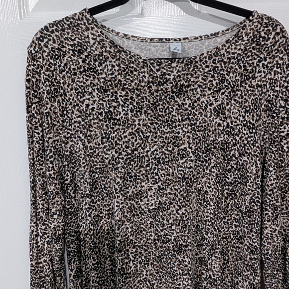 Old Navy Leopard Print Jersey-Knit Long Sleeve Swing Dress in Size XL - Picture 3 of 10